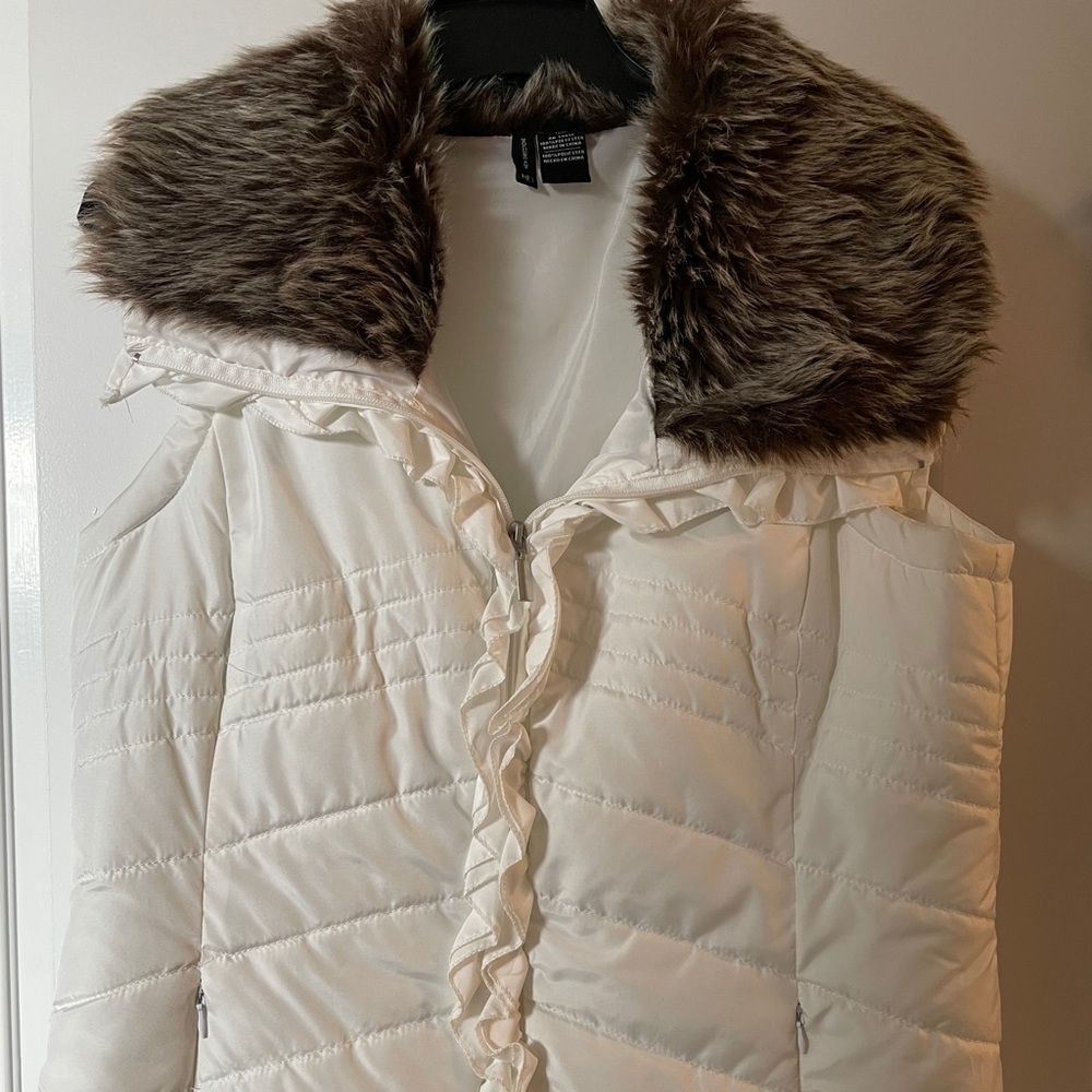 New Directions Fur trimmed vest size medium
